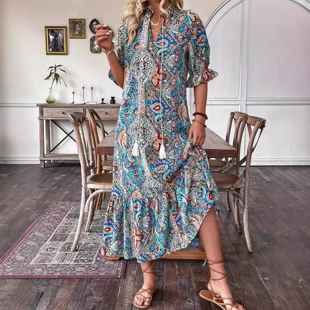 Dame sommerkjole med legesnit og farverigt paisley mønster Stilla