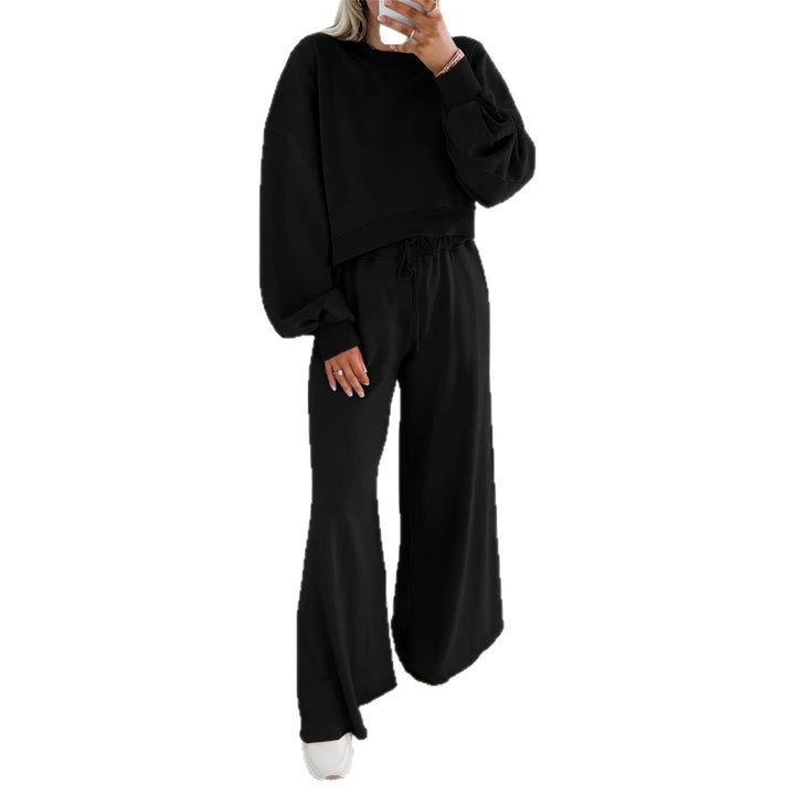 Kvinders komfortable sportssæt med afslappet cropped sweatshirt og bred bukseudsparing Stilla