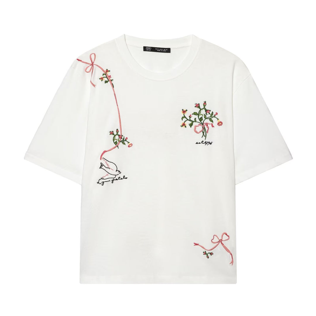 Dame T-shirt med fin broderi og unikke tryk Skovae