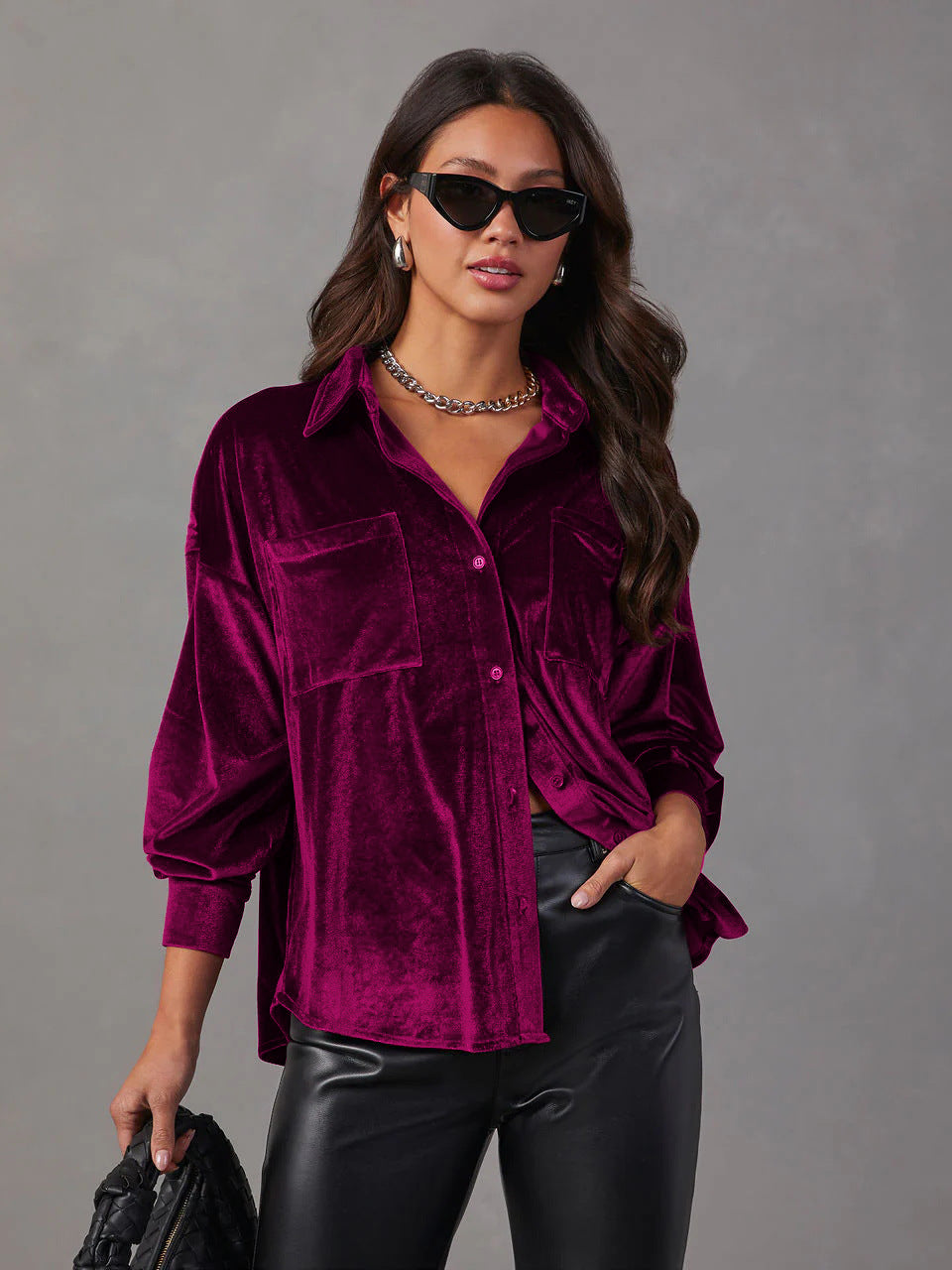 Dame elegant veloursbluse med klassiske lommer og fashionable detaljer Stilla