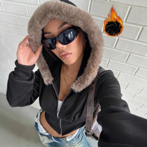 Kvinder cropped hoodie med luksuriøs pels trim Stilla