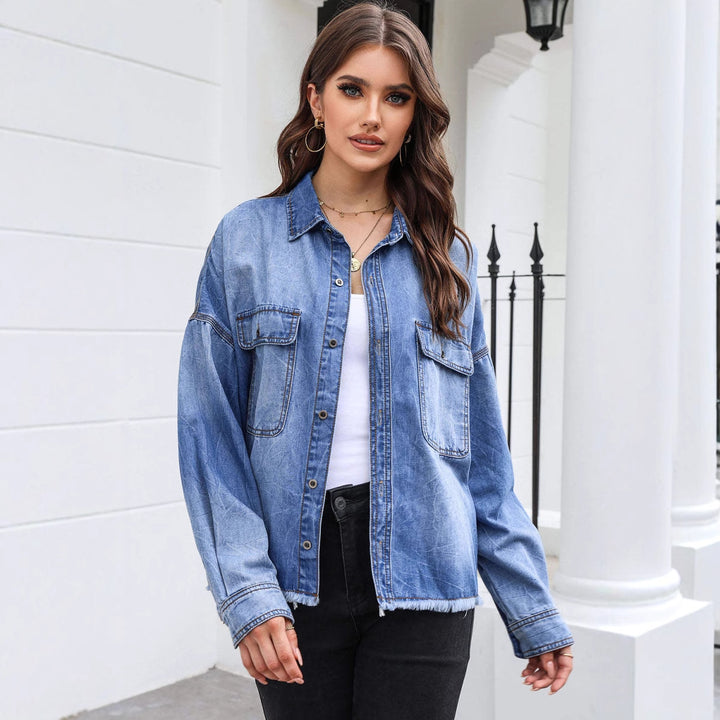 Kvinders jeansjakke i en afslappet oversized stil med frynserelaterede detaljer Stilla