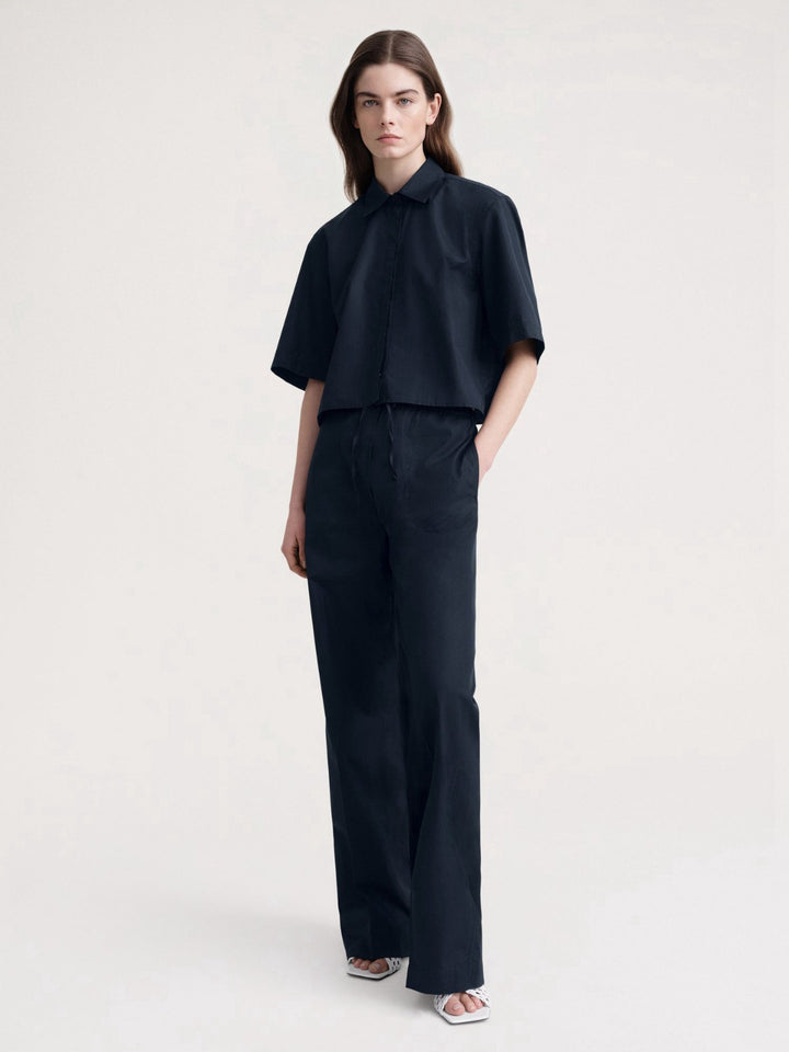 Dame cropped bluse med elegante detaljer og højkvalitetsstof Stilla