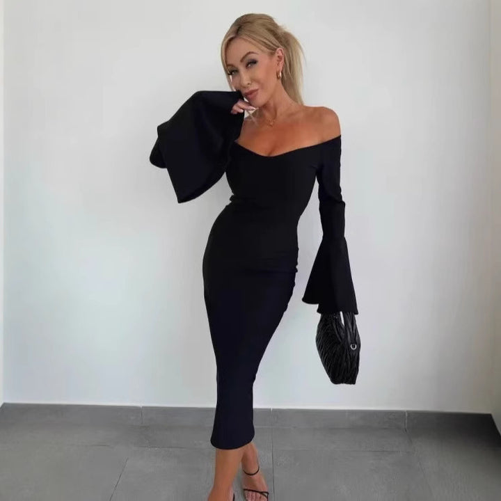 Dame Off-Shoulder Kjole med elegante klokkeærmer og tætsiddende snit Stilla