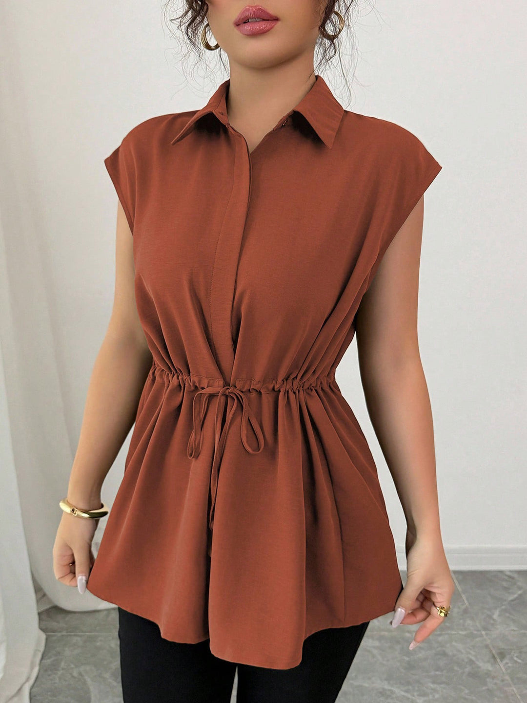 Dame afslappet bluse med figursyet snit Skovae
