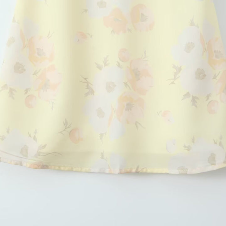 Dame legende sommerkjole med rynkedetaljer og blomsterdesign Stilla