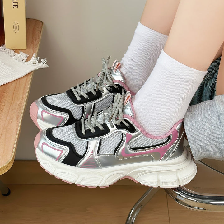 Dame Sporty Chunky Sneakers med åndbart mesh-overflade og elegant rynkedesign Stilla