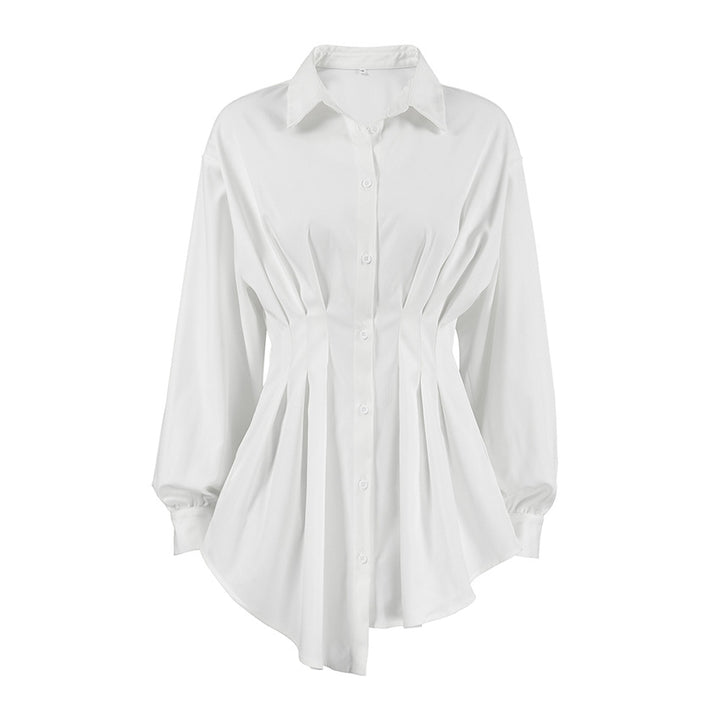 Damebluse med figursyet snit og elegante flæsedetaljer Stilla