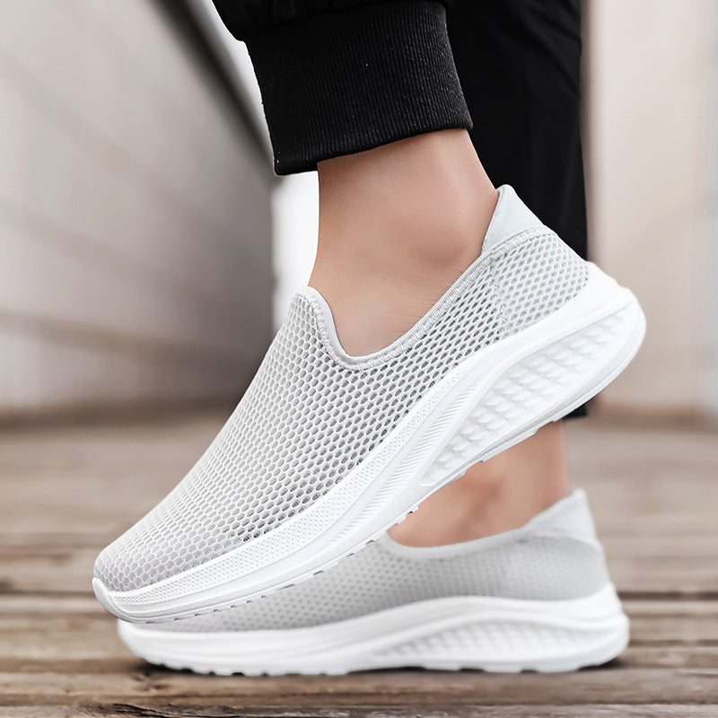 Herrer nan åndbar net-sportsko med slip-on form og stødabsorberende sål Skovae