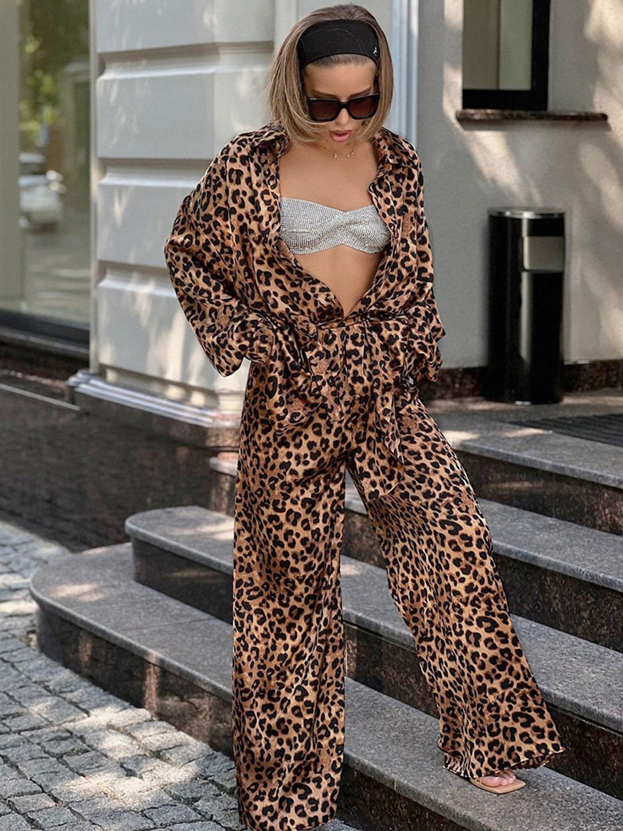 Dame pyjamasæt med leopardmønster og løst snit Stilla