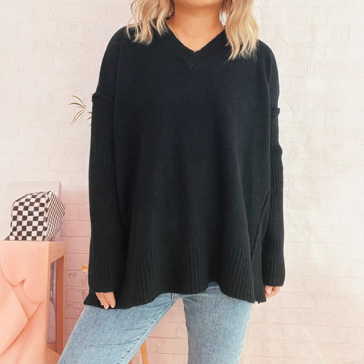 Kvinders V-hals sweater med teksturerede ærmer og løs pasform Stilla