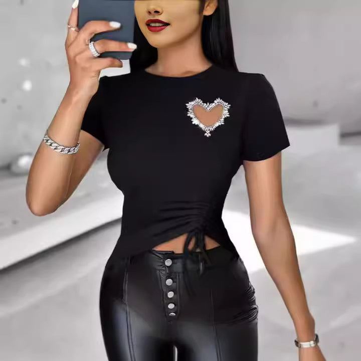 Dame figursyet T-shirt med hjerte-applikation og raffineret kant Stilla