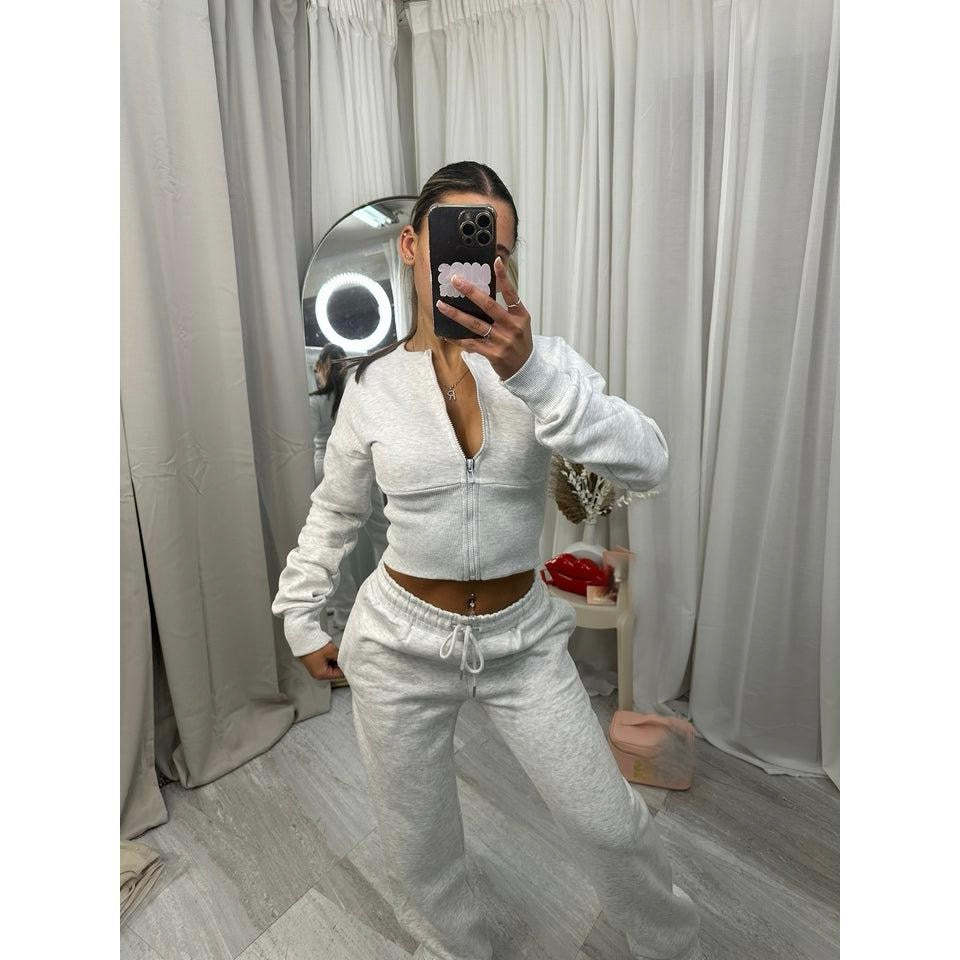 Damer sporty to-dels sæt med cropped zip pullover og komfortable joggers Skovae