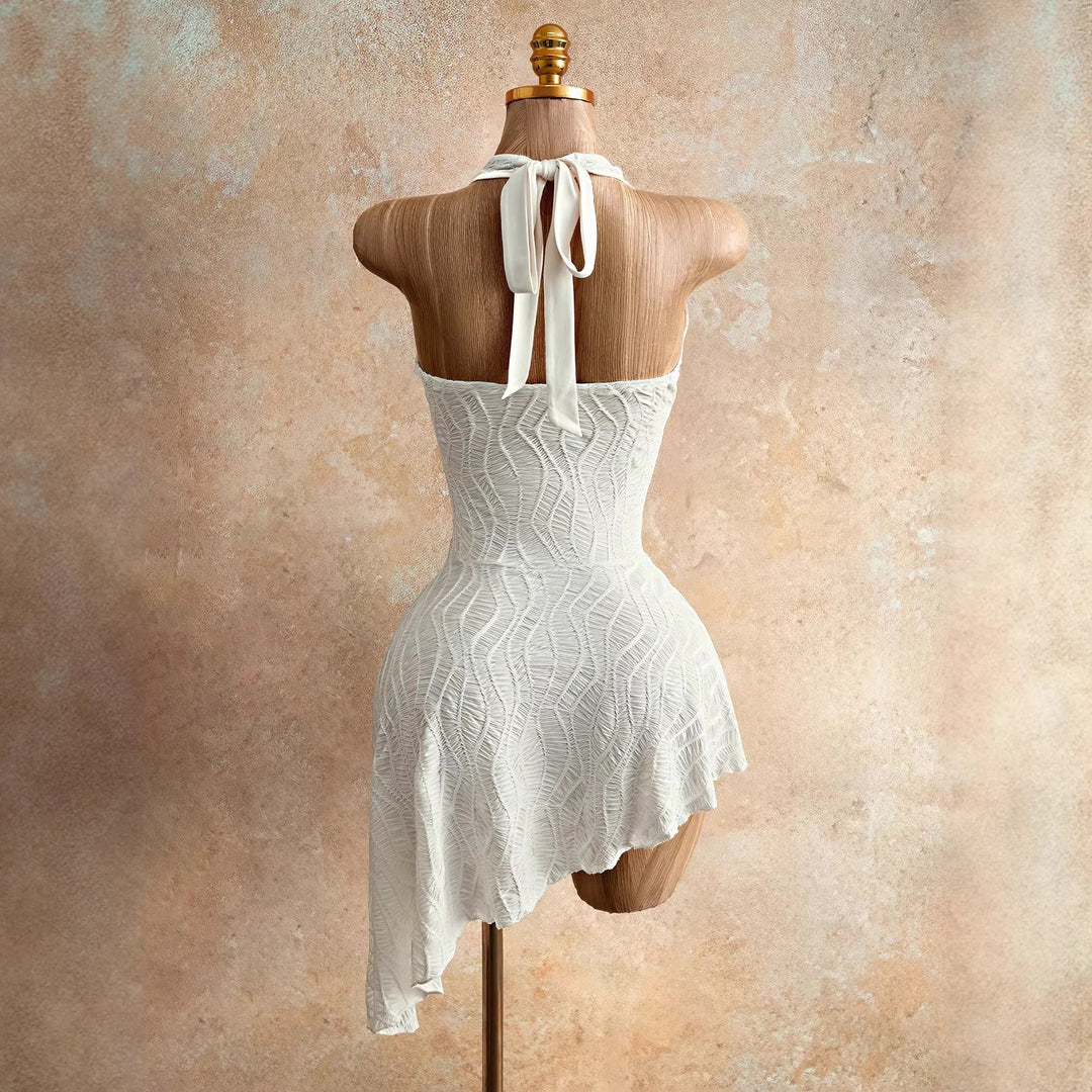 Dame nan figurbetonede neckholder-minikjole med snøring, cut-out og asymmetrisk indpakningsskørt Skovae