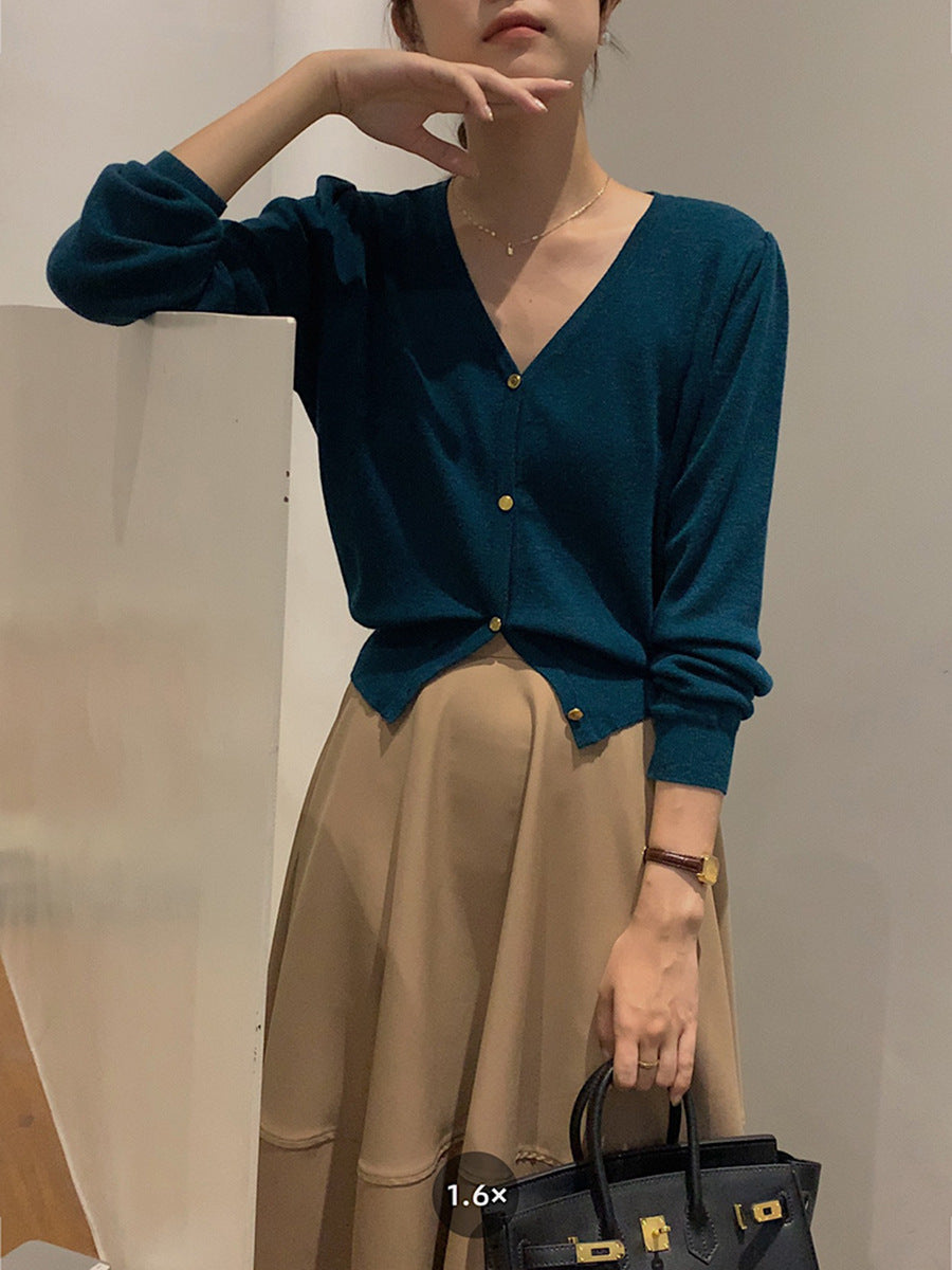 Dame elegant strikket cardigan med V-udskæring og elegante knapdetaljer Stilla
