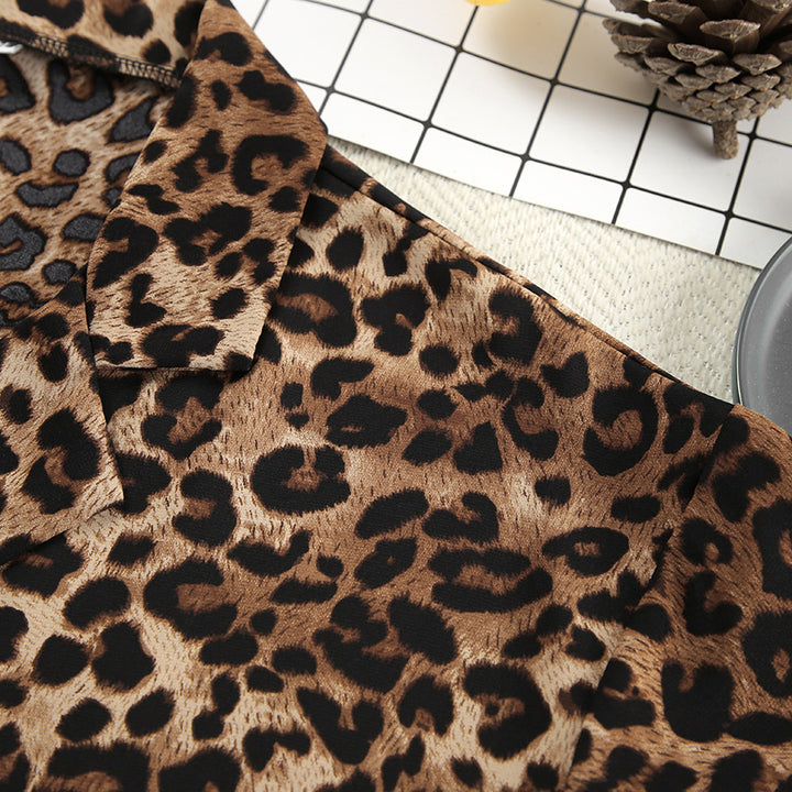 Dame kortærmet pyjamasæt med moderne leopardprint og elastisk belægning Stilla
