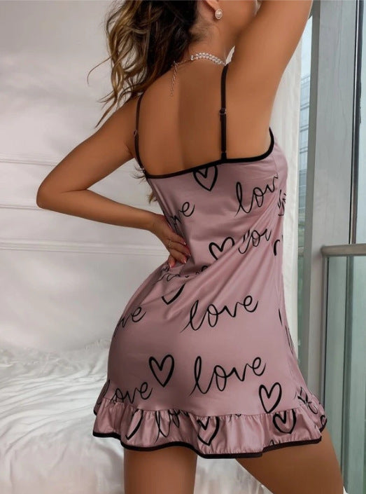 Dame Let natkjole med legesygt hjerteprint og flæsedetaljer Stilla