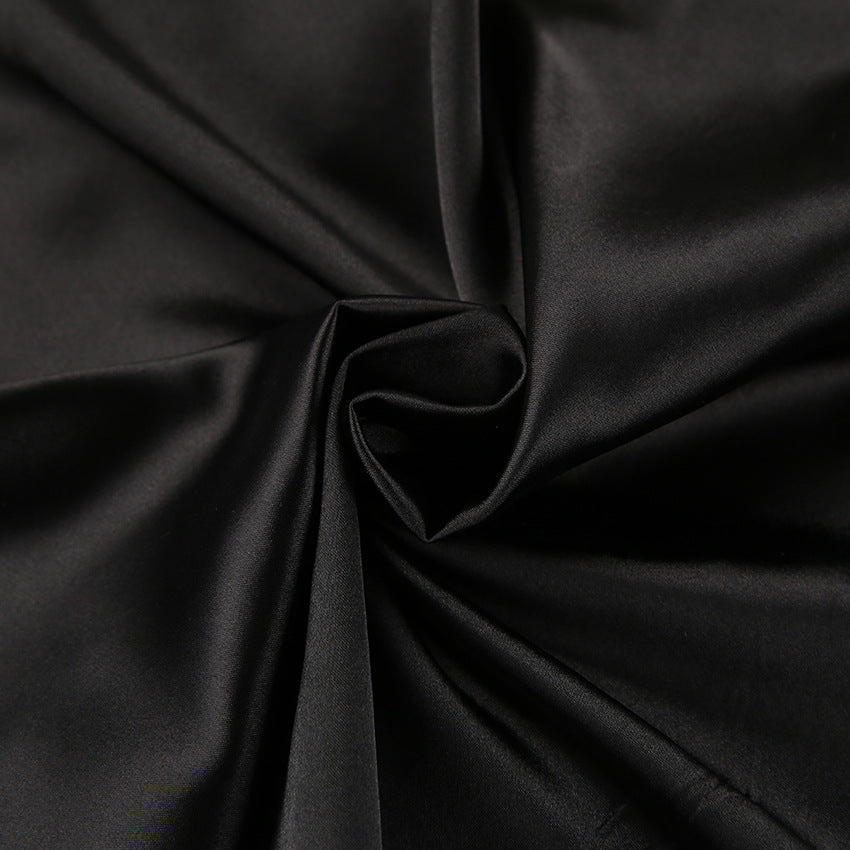 Dame Satin-nattøj-sæt med legende flæse-detaljer Stilla