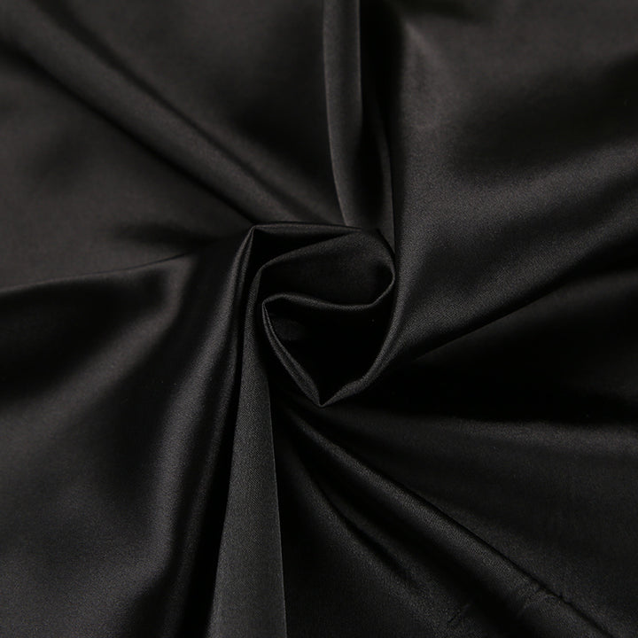 Dame Satin-nattøj-sæt med legende flæse-detaljer Stilla