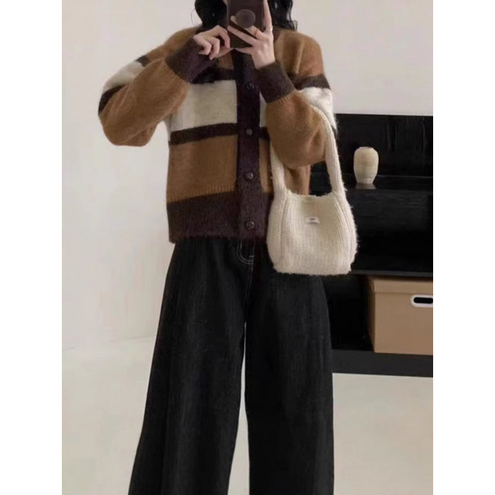 Kvinders hyggelige ternede sweater med knapper og blødt materiale Stilla