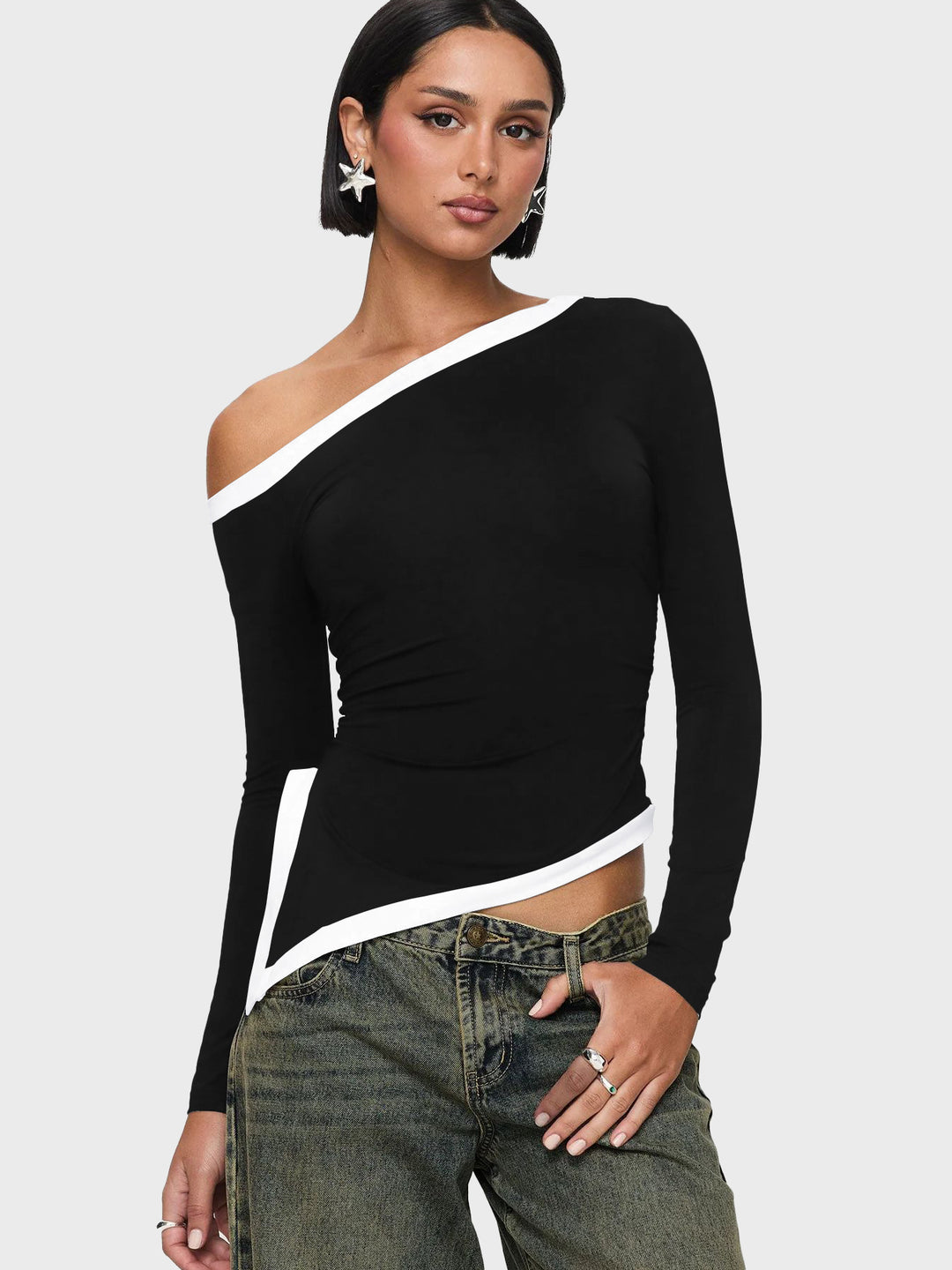 Dame asymmetrisk langærmet top med elegante cut-outs Stilla