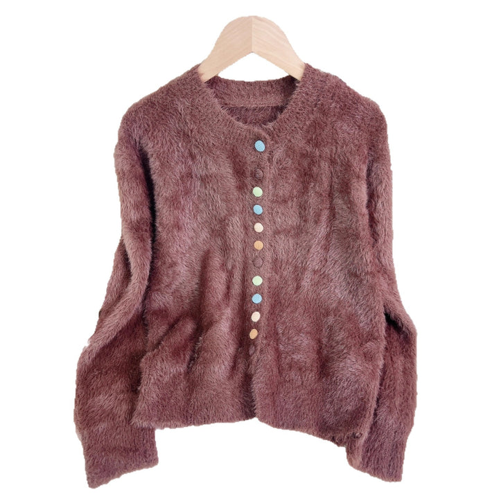 Kvinders fluffy cardigan med farverige knapper og bredskåret design Stilla