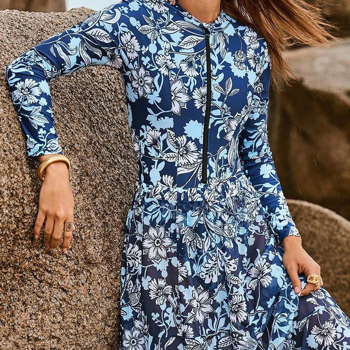 Dame badedragt med blomstermotiv og matchende strandkjole Skovae
