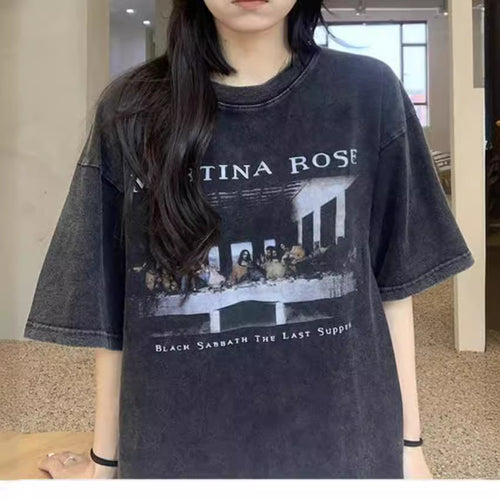 Dame T-shirt i afslappet vintage-stil med unik grafiktryk Stilla