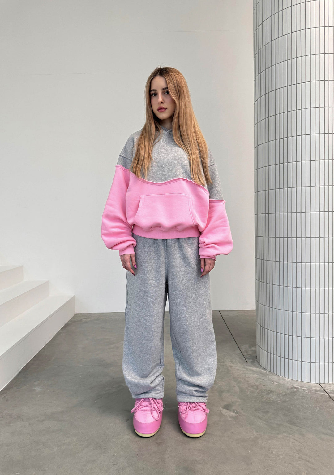 Kvindernes sporty loungewear sæt med moderne design Skovae