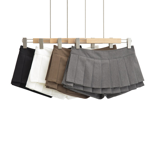 Dame plissé nederdel-shorts med integreret inderbukser og elegant snit Stilla