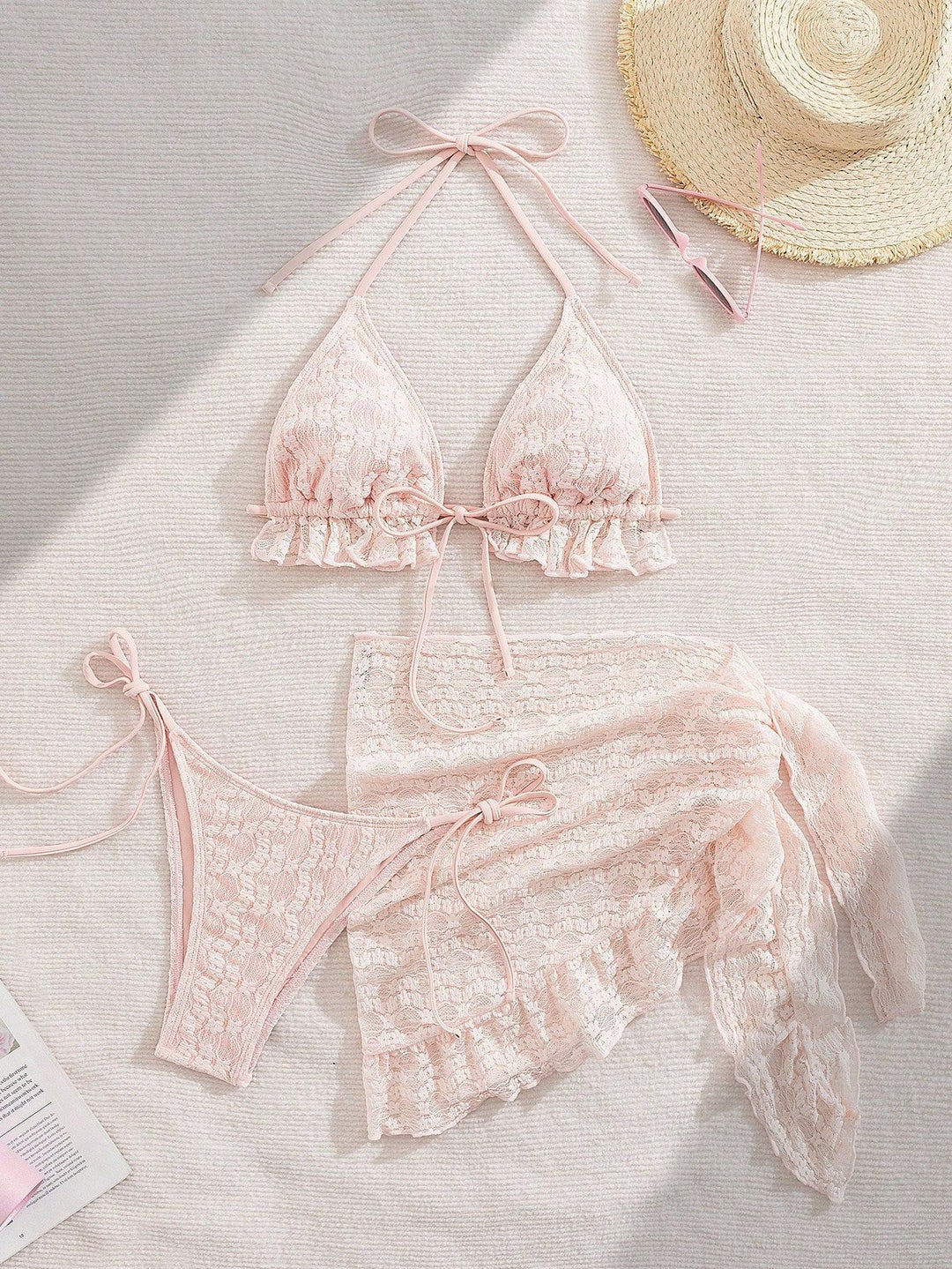 Dame Bikini-sæt med raffinerede flæsedetaljer og elegant omslagsskjørt Skovae