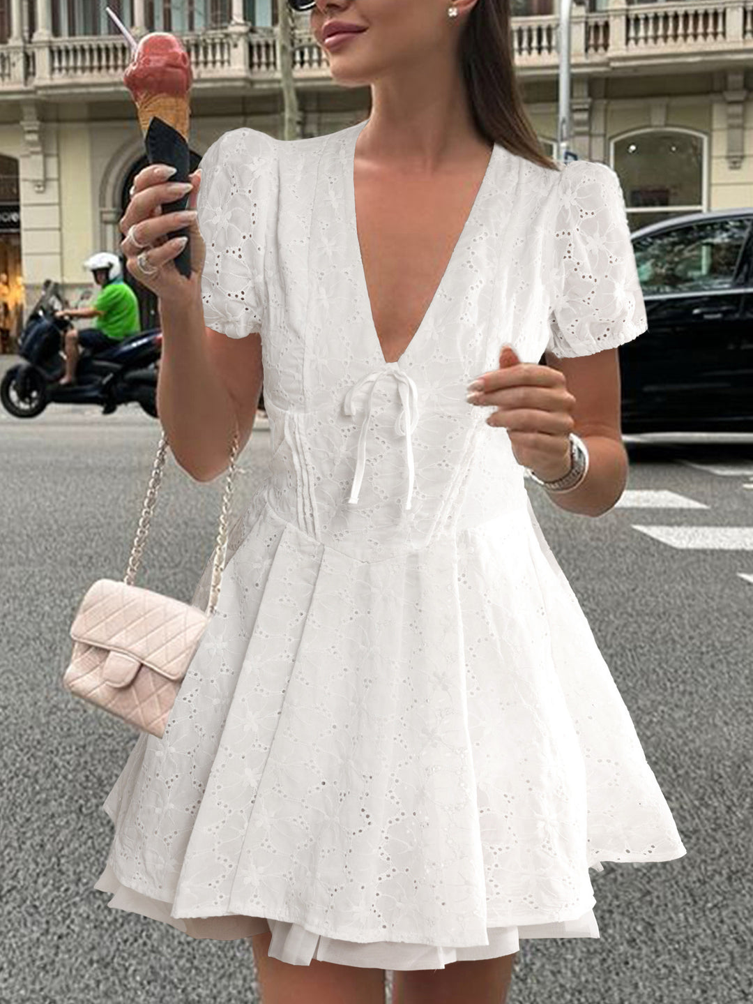 Dame Minikjole med luftig broderi og flæse detaljer Stilla