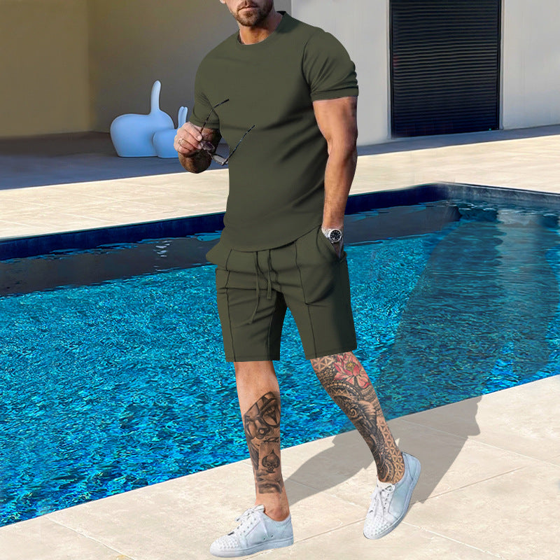 Herrer afslappet sommeroutfit bestående af overdel og shorts Stilla
