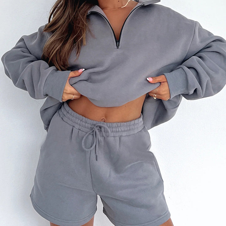 Kvinders afslappede sweatshirt med shorts-design og praktisk lynlås Skovae