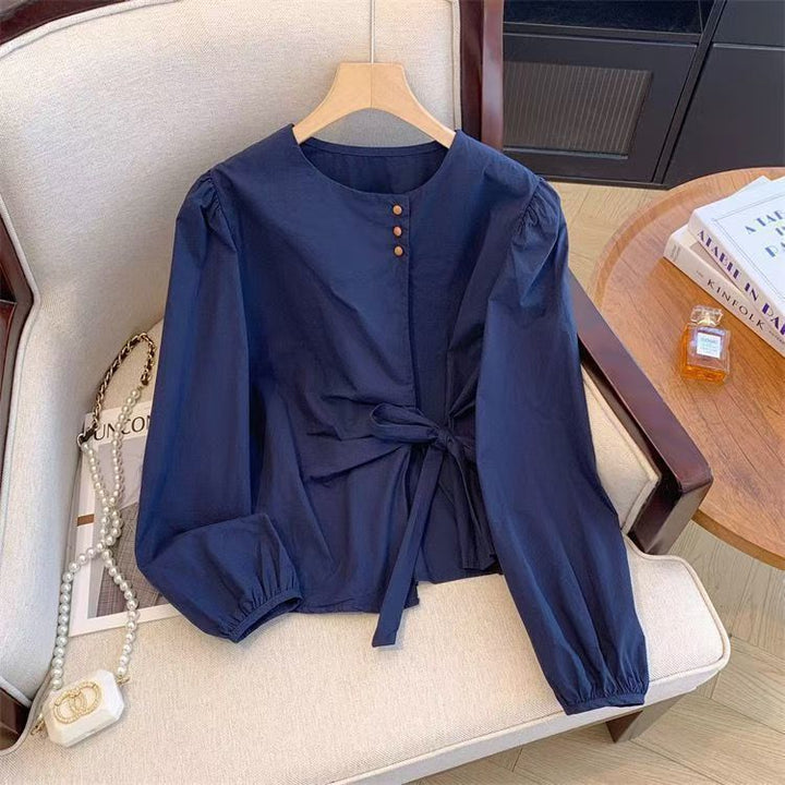 Damebluse med elegant sløjfe Stilla