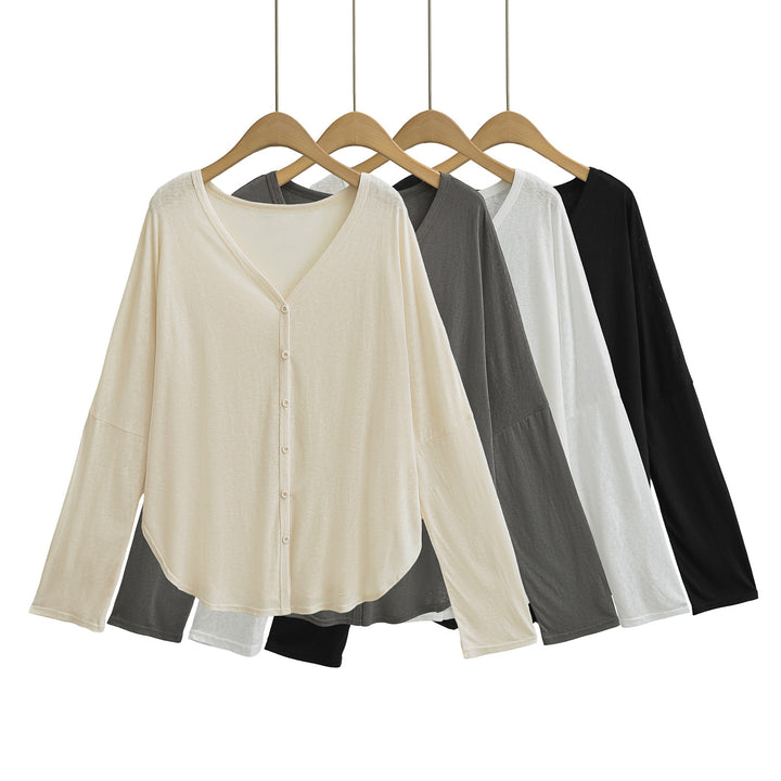 Dame langærmet shirt med elegant V-udskæring og knapbar frontdesign Stilla