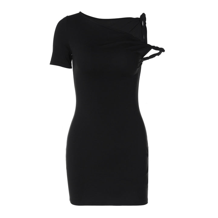 Dame mini kjole med asymmetrisk one-shoulder design og tætsiddende silhuet Stilla
