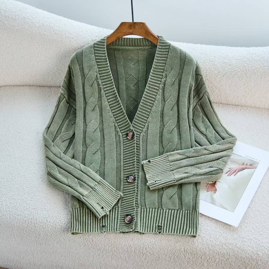Kvinders chunky strik cardigan med V-hals og dekorativt kabelmønster Stilla