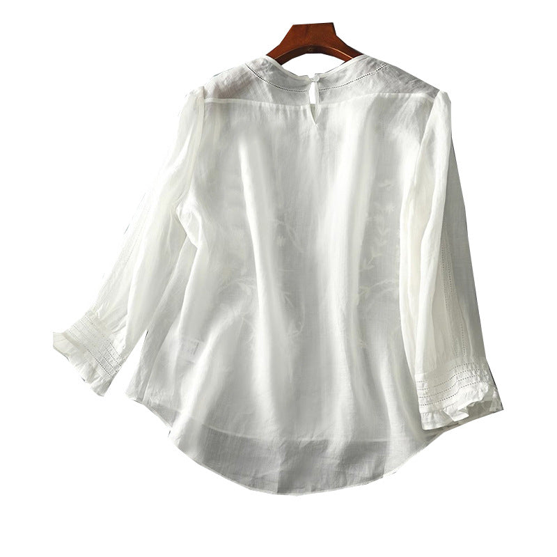 Dame luftig bluse med fine folder og elegante detaljer Stilla