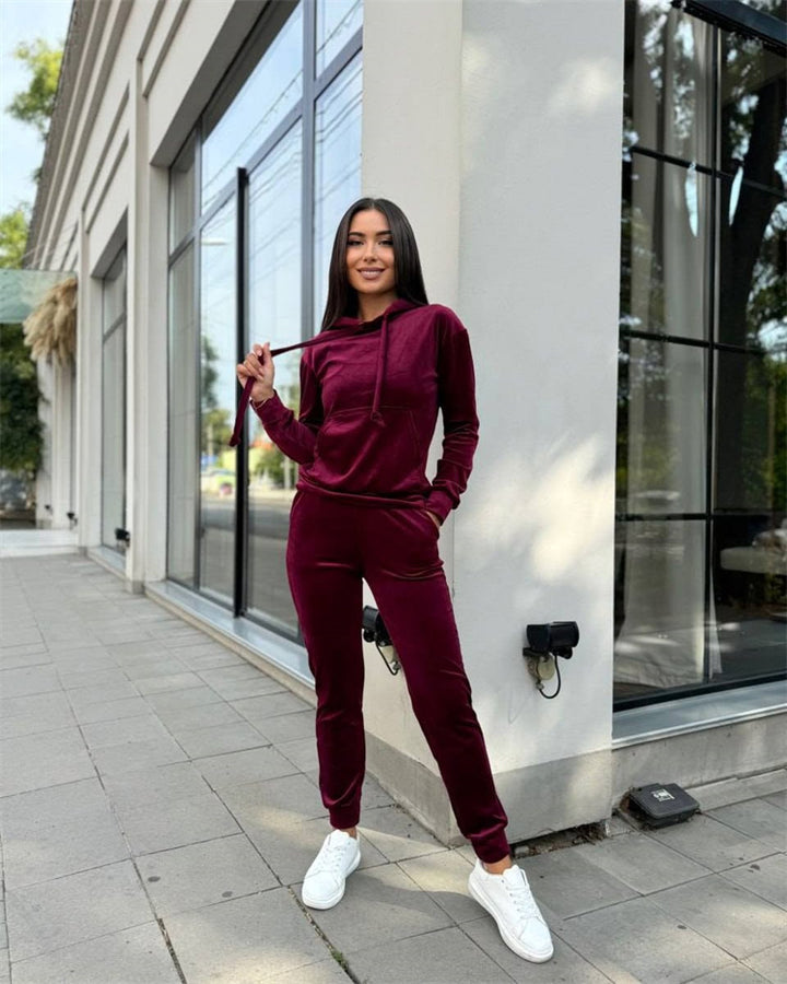 Kvinders loungewear sæt med hætte og elastisk taljeband
