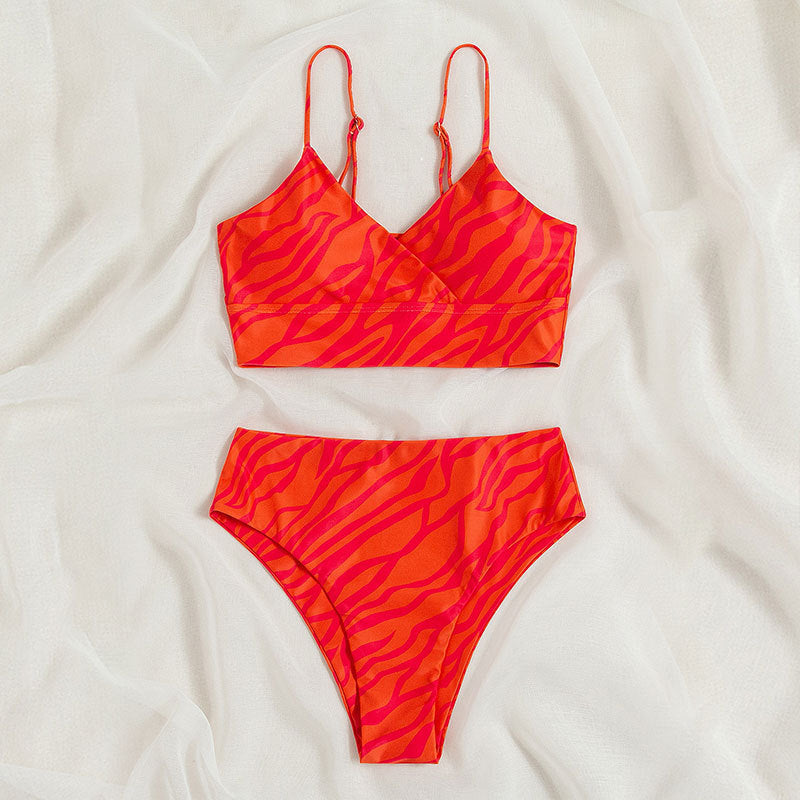 Dame bikini-sæt med flatterende indpakningsdesign og sporty dyreprint Skovae