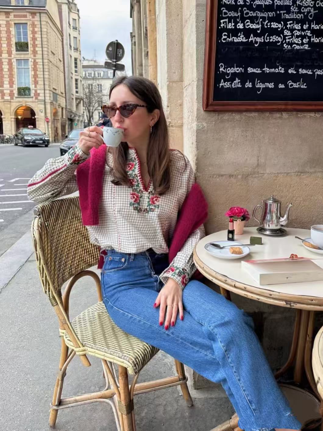 Dame Bestikket Bluse med detaljeret blomsterdesign Stilla