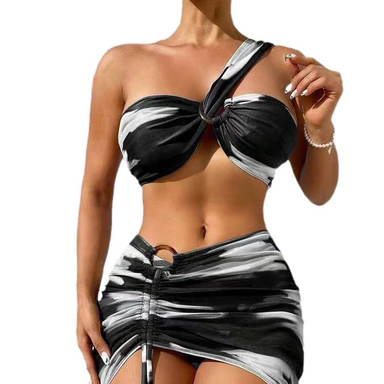Dame bikini-top med asymmetrisk snit og moderigtigt indpakningsdetalje Stilla