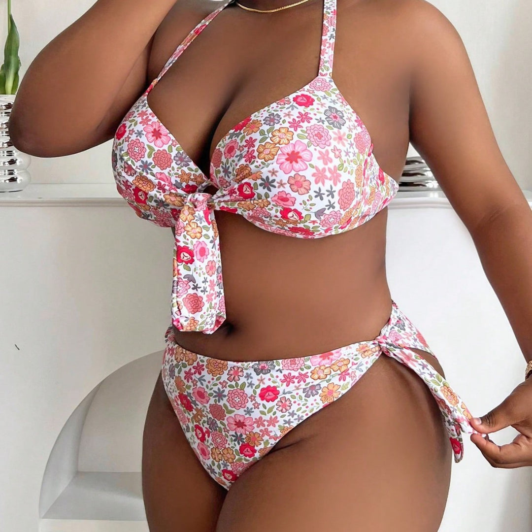 Dame bikini med knyttet top og blomstret design Skovae