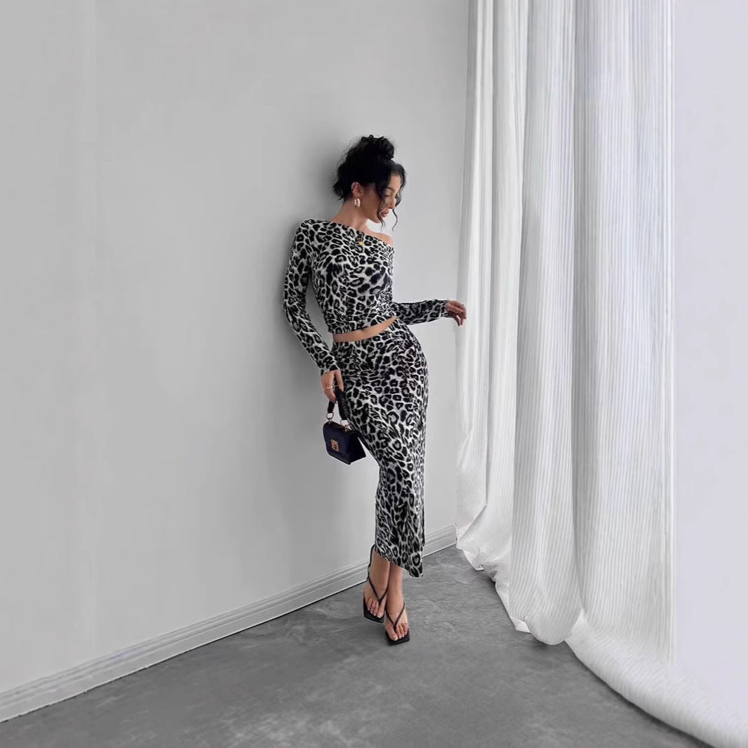 Dame Sportsligt Ensemble med asymmetrisk snit og Animal-Print Stilla