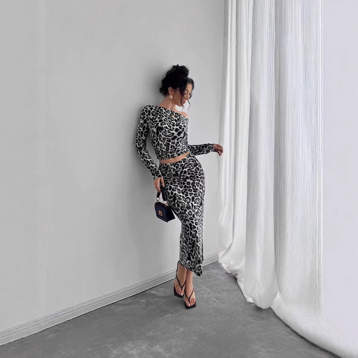 Dame Sportsligt Ensemble med asymmetrisk snit og Animal-Print Stilla