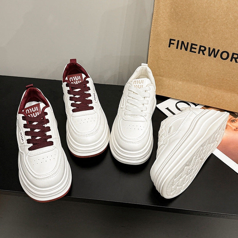 Dame Sneakers i moderne design med tykk støddæmpningssål Stilla
