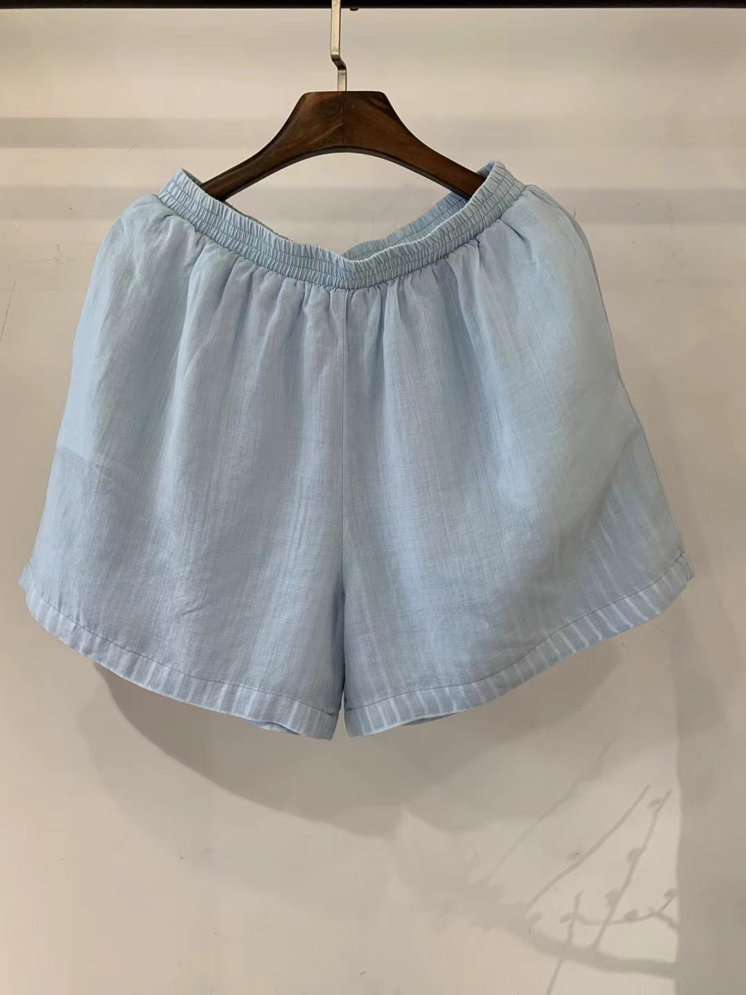 Femme Let Højtaljede Læder Shorts Stilla