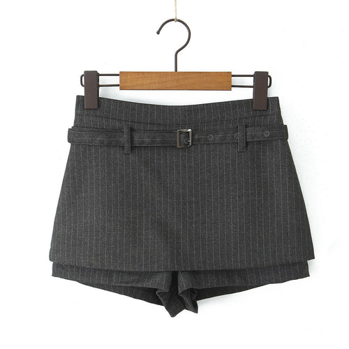 Dame elegante shorts med fine nålestriber og justérbart bælte Stilla