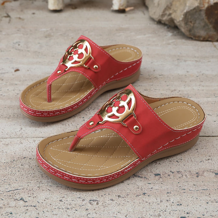 Dame mode T-bar sandaletter med elegante dekorationer Stilla